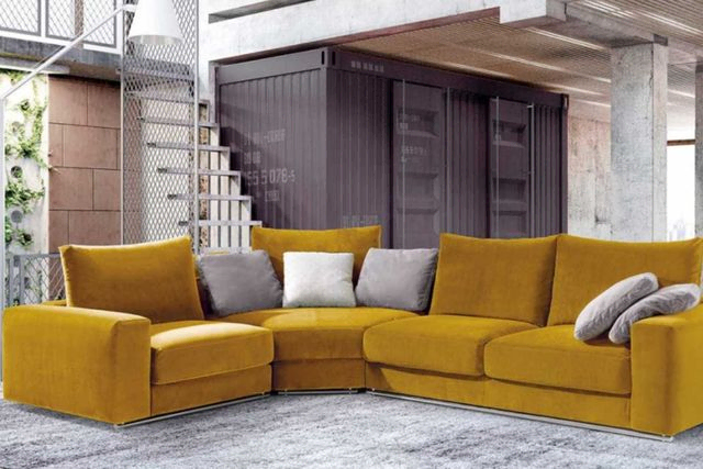 sofa amarillo